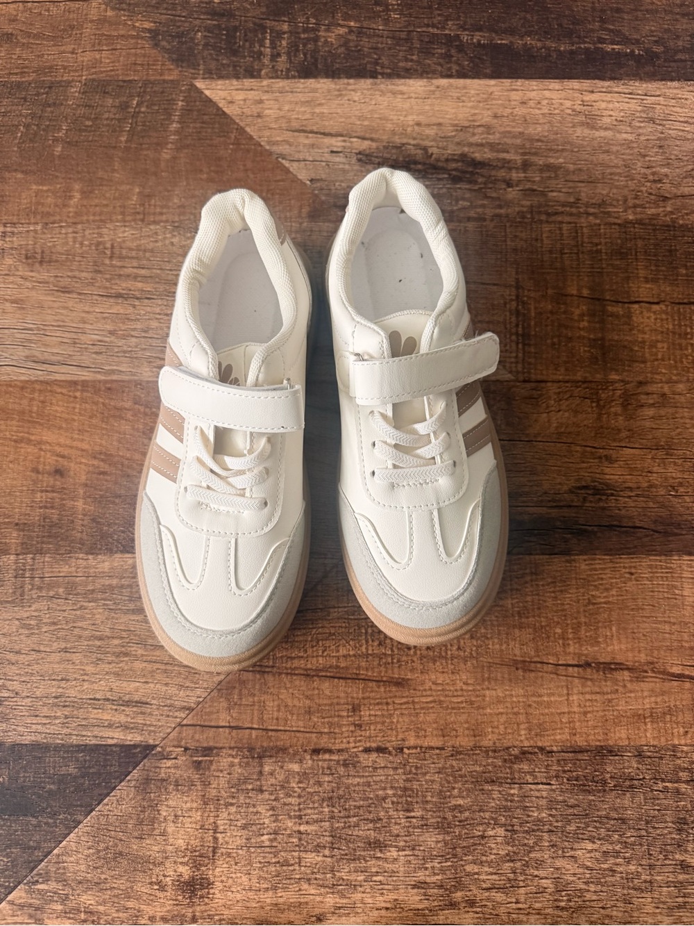 Kids Classic Velcro Sneakers in Cream and Tan size 36